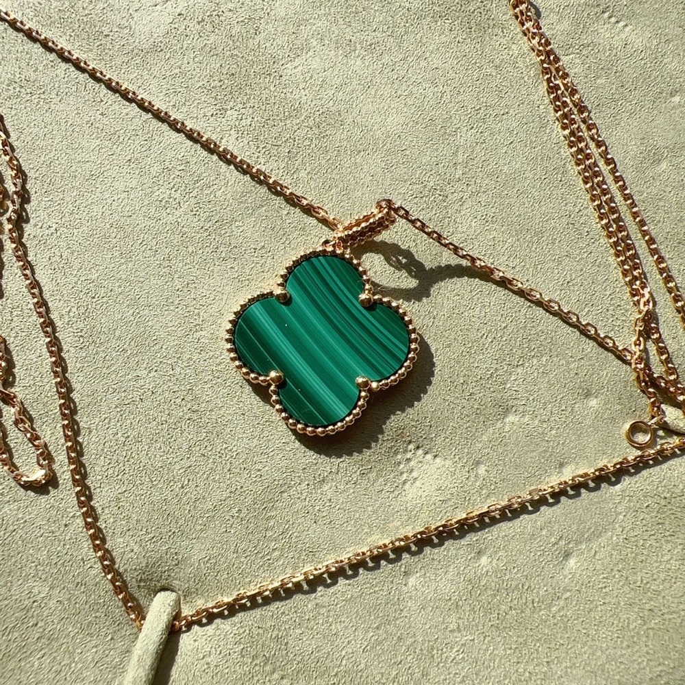 Van Cleef & Arpels Magic Alhambra long necklace2024